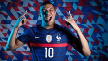 开云体育app下载-姆巴佩犹豫未来但绝不叛逃：伟大球员必须磊落行事